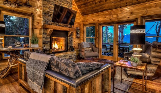 Big View Overlook - Pet Friendly | Hot Tub | Mountain View | Pool Table | Ping Pong