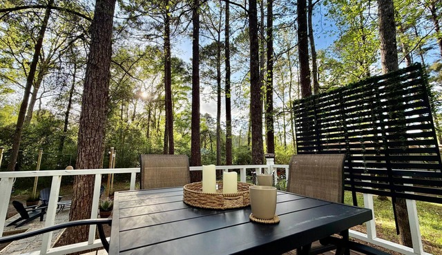 Black Creek Hideaway - Relax & Recharge in a Woodland Cottage