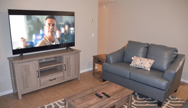 Blissful Bungalow- Near Ft. Novosel and shopping, Quiet, Fast WiFi