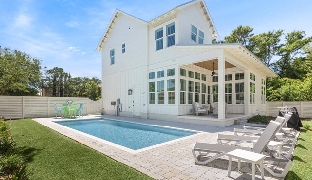 Blue Mountain Escape with Private Pool, Bikes, and Walkable Beach Access