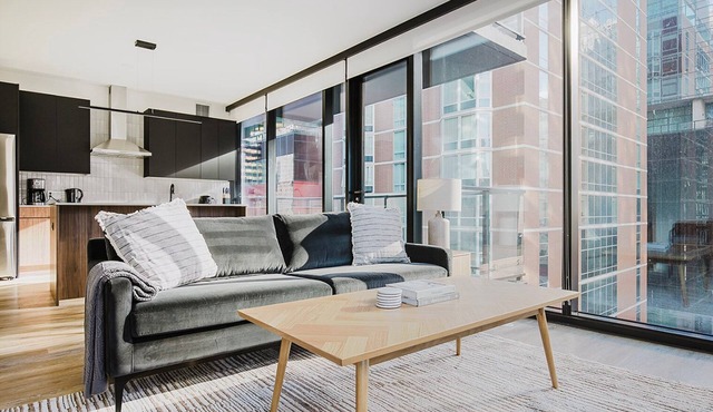 Blueground | River North, balcony & pool, nr Pier