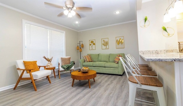Boho Retreat that sleeps 8, 3bd 2bath centrally located to Ft. Moore and CSU