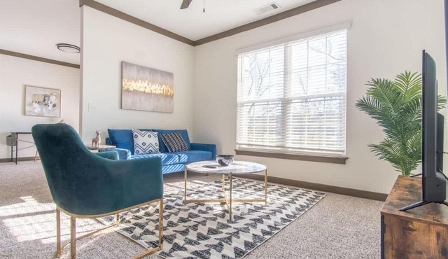 Boulevard Stays Spacious 1BR Suite Pool Parking Gym D
