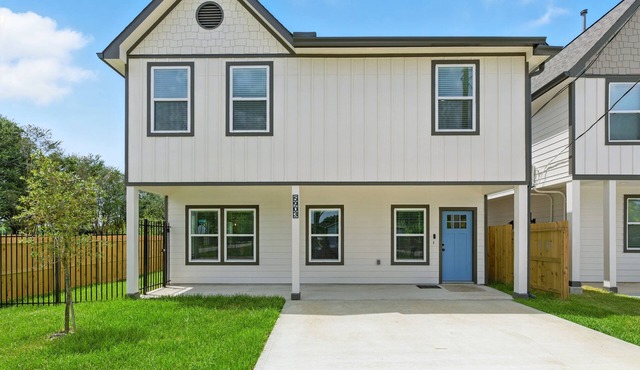 Brand-New 3BR/2.5 BA. Mins to Downtown & Airports