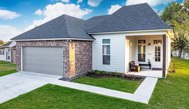 Brand New Centrally Located In Lafayette