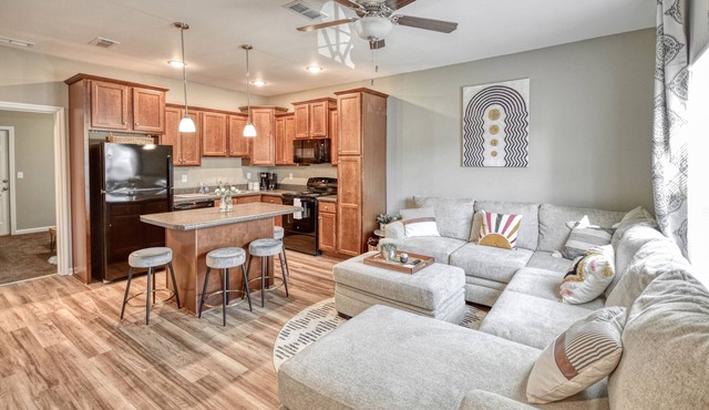 Brand new chic condo minutes from FSU/TCC/FAMU!