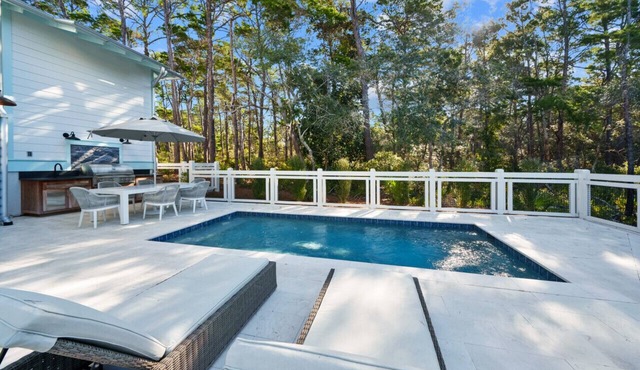 Brand New Listing spacious 5 Bedroom w private POOL and Golf cart