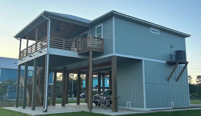 Bream Street retreat. New home in BSL on the water with boat launch. Sleeps 10.