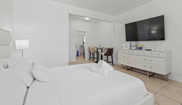 Brickell Studio near Kaseya Center & South Beach