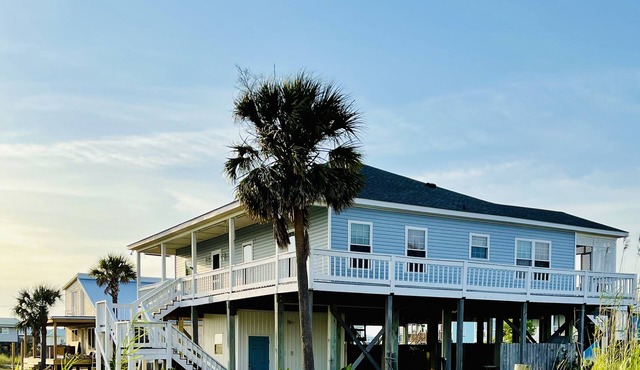 Bright Dauphin Island Home with unobstructed Gulf view out the front door!