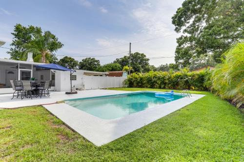 Bright Pinellas Park Getaway w/Private Pool!