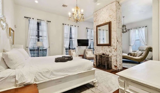 Bright Villa w Heated Pool & Pool Table 5br|4ba