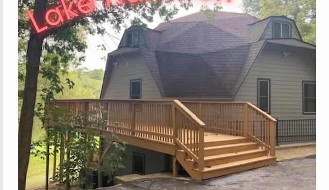 Bring the Family! Huge 3 story on lake sleeps 16 grill game room lake king beds