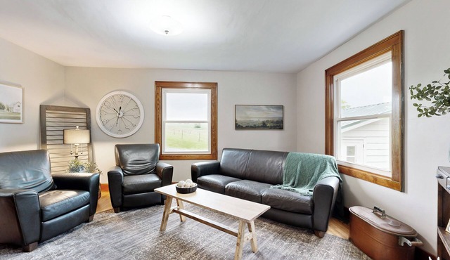 Bring Your Pup! Historic Family Home in Darlington
