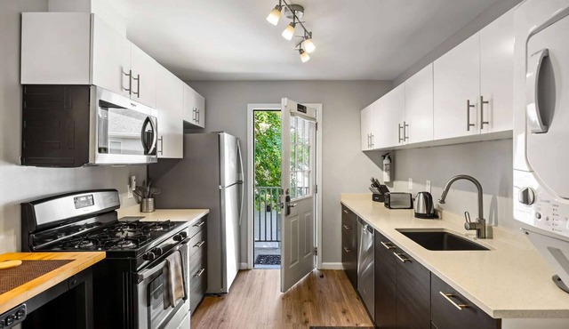 Brookwood Courtyard by BCA Furnished Apartments Bcc1b 06 F
