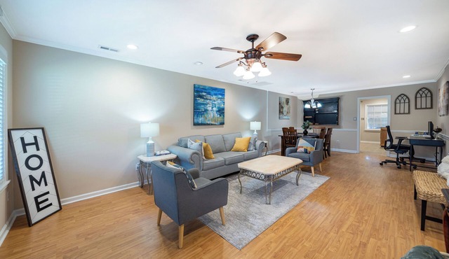Brownstone Terrace-peaceful townhome-4 beds sleeps7