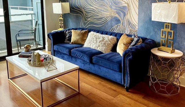 Buckhead Luxury w/ pool view balcony-minutes from downtown Atlanta