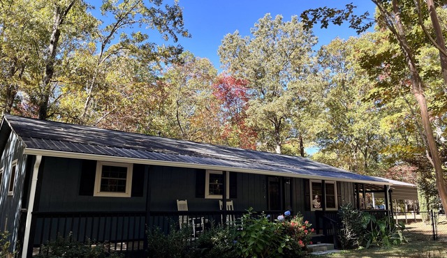 Bungalow in small and quiet cul-de-sac, pet-friendly.