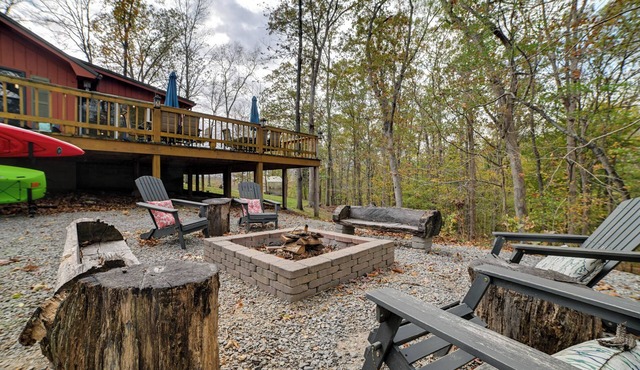 Cadiz Vacation Home w/Deck: Walk to Lake Barkley