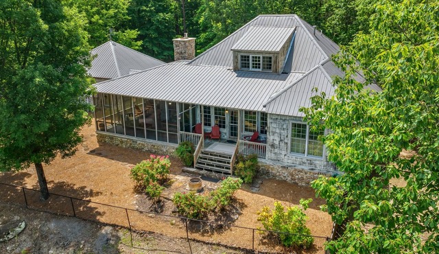Canyon Hideaway Cottage - Secluded 2 Acres! Swing Bed & FP on Screened Porch