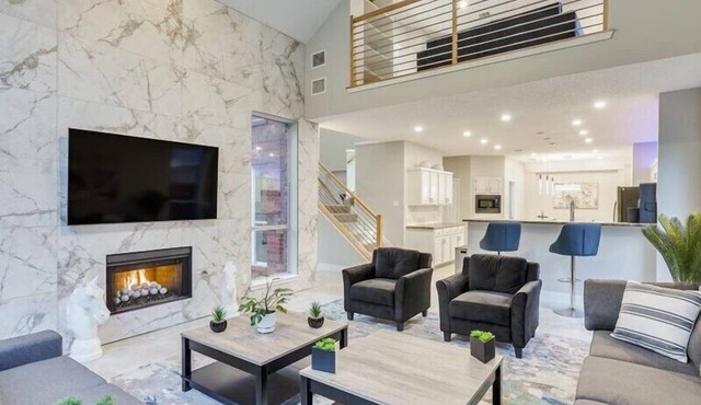 Captivating 6BR 3B Home With Pool & Fire Pit