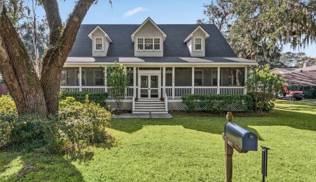 Carol's Retreat Saint Simons Island ~ Coastal 4BR Retreat Sleeps 10