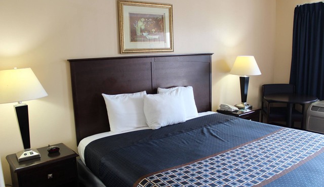 Carom Inn a Travelodge by Wyndham Denham Springs/Baton Rouge