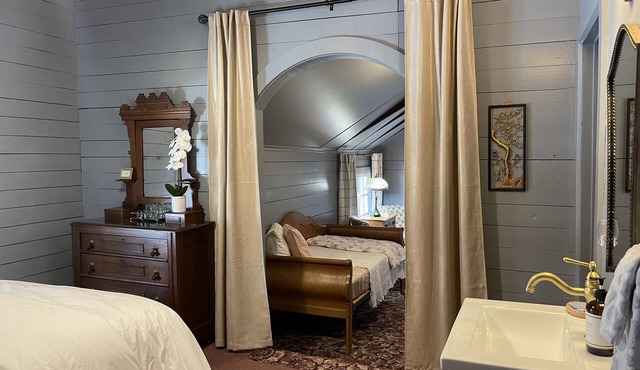 Carriage House B&B
