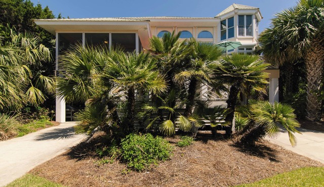 Casa Del Sol-Ocean View Home One Block from Beach Access-Free WiFi,Screened Porch,Crow's Nest