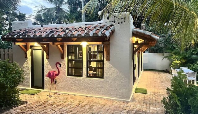 Casita Atala - Nestle into a Tropical Designer Retreat with Shared Pool