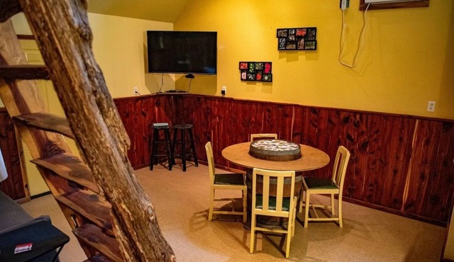 Cedar Loft-This rustic retreat is just a short drive from fishing and shopping