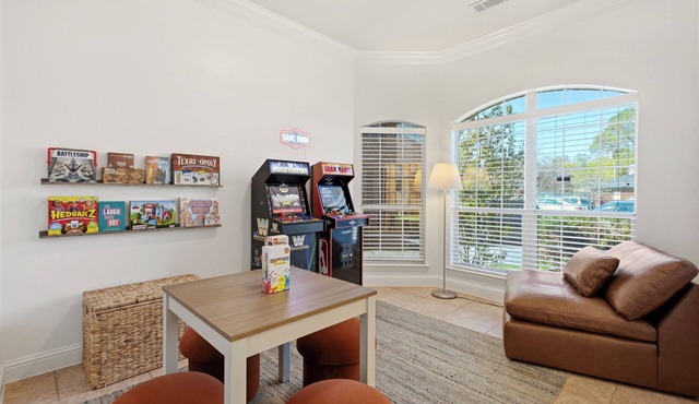 Central DFW Skylight Stay. Entire Home in Irving