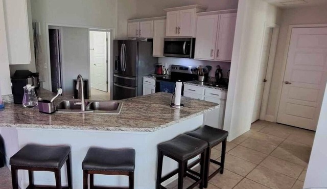 Charming 1-bedroom room rental in modern house in Palm Coast.