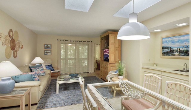 Charming, 2-bedroom 2-bath condo in enjoyable St. Simons Island