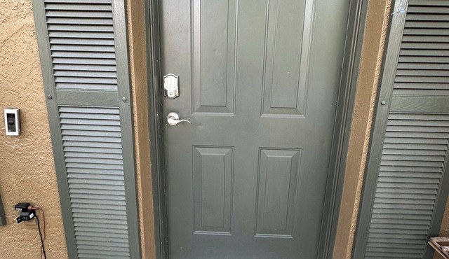 Charming 2-bedroom townhome in Wesley Chapel with Pond view
