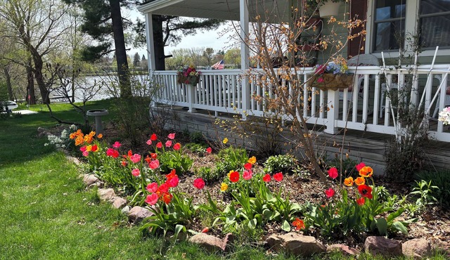 Charming 2-bedroom apartment in Bloomer,WI. On Lake Como.