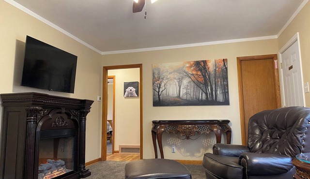 Charming 2-bedroom house on quiet brick and tree lined street.