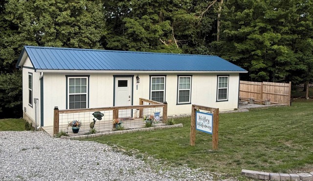 Charming 2-bedroom, 2 full baths and pet friendly house near Mammoth Cave NP.