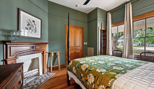 Charming 3-bedroom cottage steps away from shopping, dining.