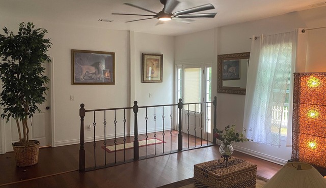 Charming 3-bedroom house in fantastic Newnan with AC. 25 minutes from airport.