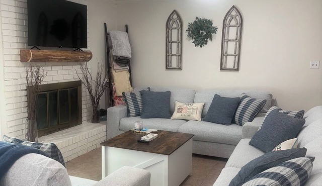 Charming 3-bedroom house in Oxford with Game Room and WiFi