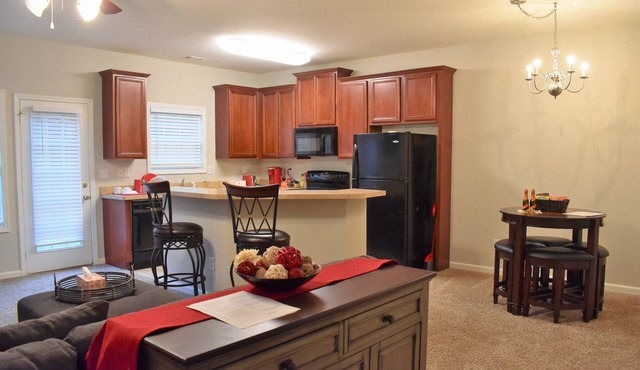 Charming 3-bedroom townhome with WiFi, fitness room in serene Braselton