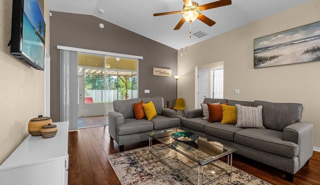 Charming 3-bedroom house in fantastic Haines City with WiFi, AC, near Disney