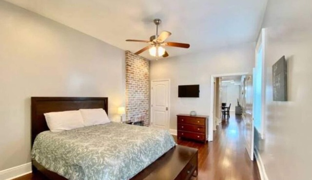 Charming 3 Bedroom House minutes from downtown.