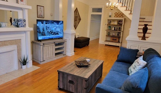 Charming 3-bedroom, 2 bath house in the delightful Uptown New Orleans
