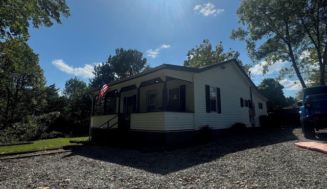 Charming 3 BR Cottage Walk to AOTG and minutes to NRG National Park