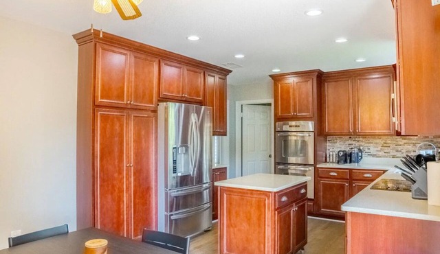 Charming 4-bedroom house with WiFi and AC in Fairfax
