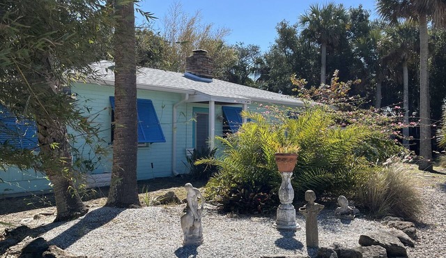 Charming Beachside Cottage in New Smyrna Beach