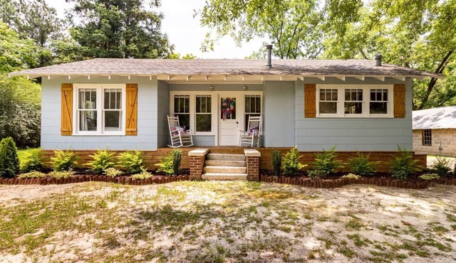 Charming Cottage + Barn-Sleeps 6-by Flint Creek🎣🛶🌿