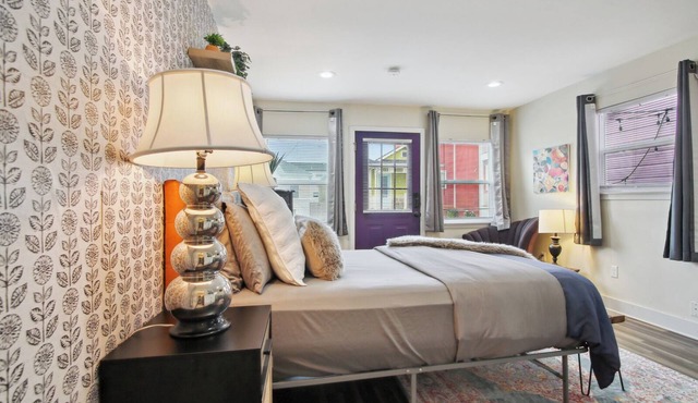 Charming cottage with WiFi and courtyard in delightful New Orleans
